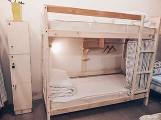 Хостелы AntiHostel Forrest Львов Кровать в общем 8-местном номере для мужчин и женщин-7