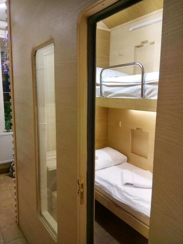 Хостелы AntiHostel Forrest Львов-4